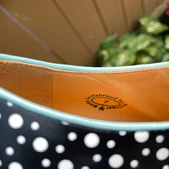 FLUEVOG - John Fluevog shoes bought at the original store in Vancouver, BC. - Picture 8 of 10